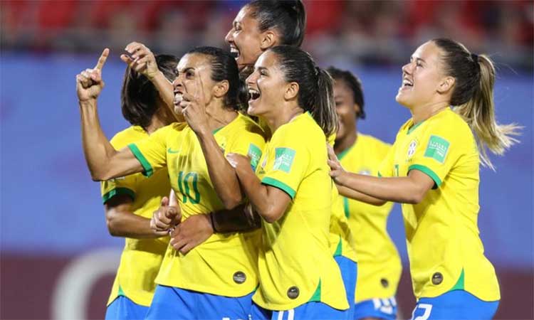 Brasil logra igualdad de ingresos de hombres y mujeres en la Selección